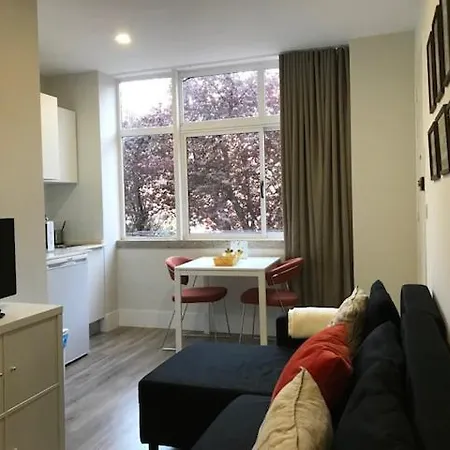 Апартаменти Romantic 1 Bedroom At Roma Avenue - 1c