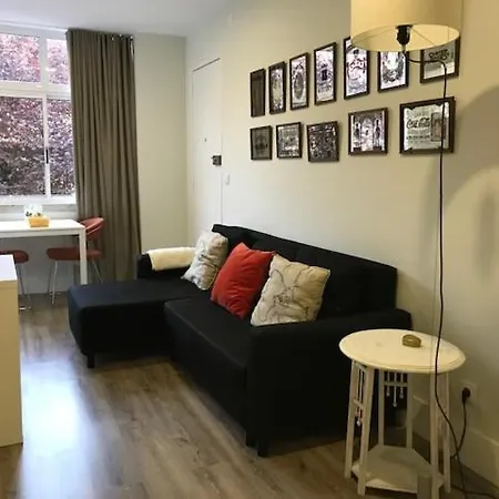 Апартаменти Romantic 1 Bedroom At Roma Avenue - 1c